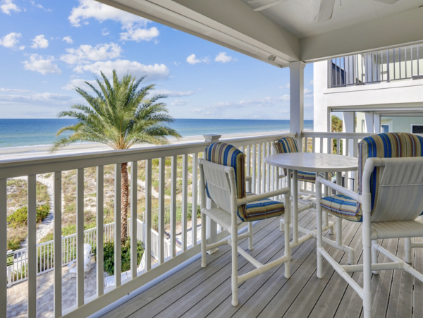Lovely Redington Shores Two Bedroom Vacation Condo