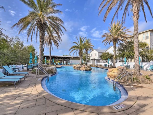 Santa Rosa Beach Vacation Home Four Bedroom Walk to Beach