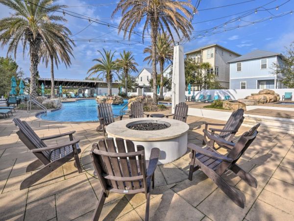 Santa Rosa Beach Vacation Home Four Bedroom Walk to Beach