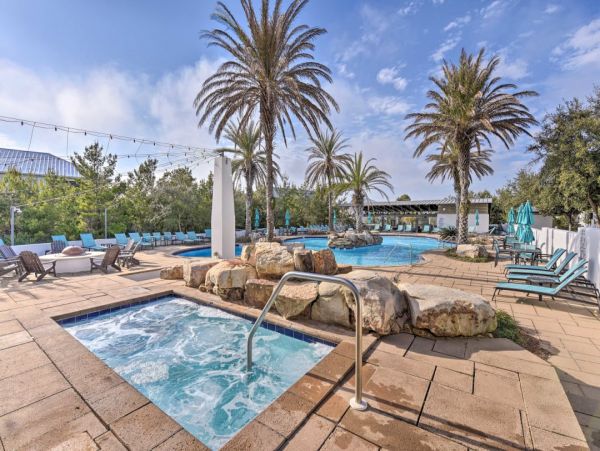 Santa Rosa Beach Vacation Home Four Bedroom Walk to Beach