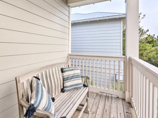 Santa Rosa Beach Vacation Home Four Bedroom Walk to Beach