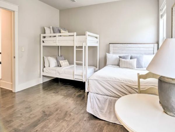 Santa Rosa Beach Vacation Home Four Bedroom Walk to Beach