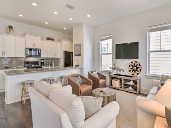 Santa Rosa Beach Vacation Home Four Bedroom Walk to Beach