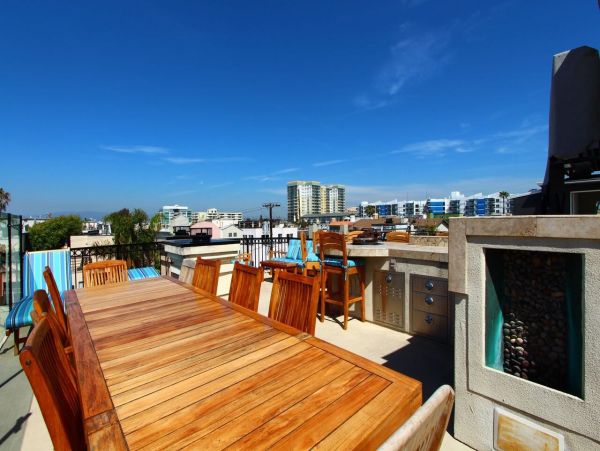 Santa Monica Vacation Home Three Bedroom + Loft Walk to Beach