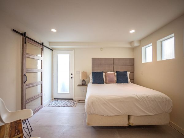 Santa Monica Vacation Home Three Bedroom + Loft Walk to Beach