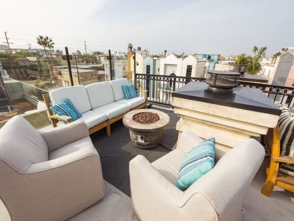Santa Monica Vacation Home Three Bedroom + Loft Walk to Beach