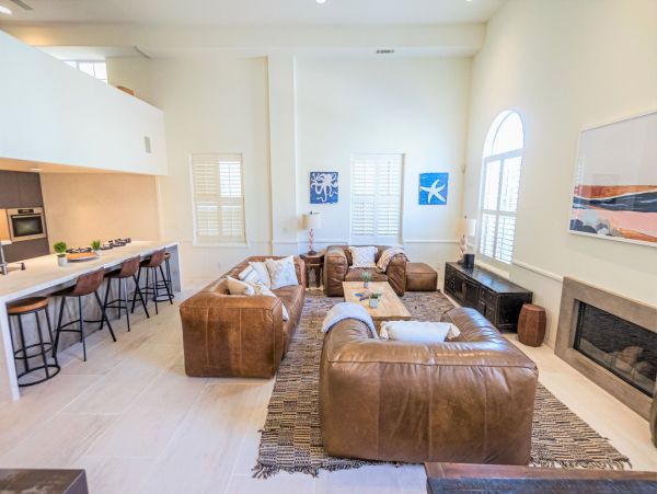 Santa Monica Vacation Home Three Bedroom + Loft Walk to Beach