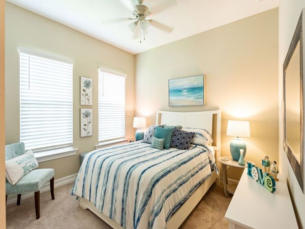 Spacious Home with 3 Bedrooms Plus Den & Lake View