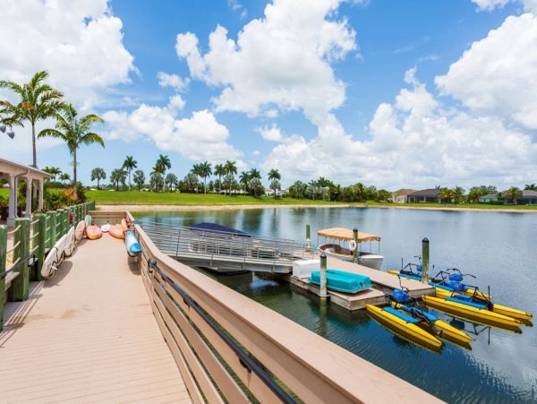 Spacious Home with 3 Bedrooms Plus Den & Lake View