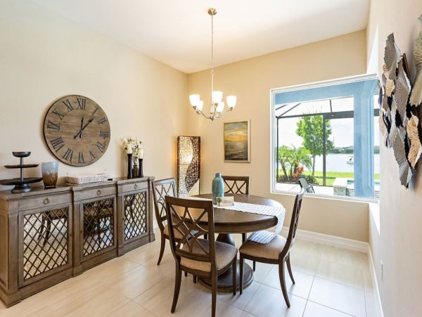 Spacious Home with 3 Bedrooms Plus Den & Lake View