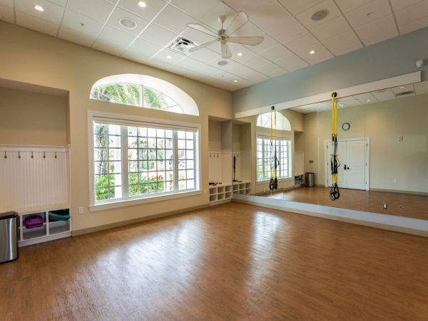 Spacious Home with 3 Bedrooms Plus Den & Lake View