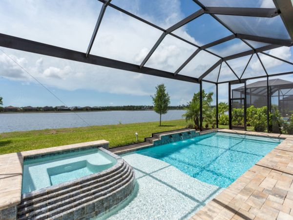 Spacious Home with 3 Bedrooms Plus Den & Lake View