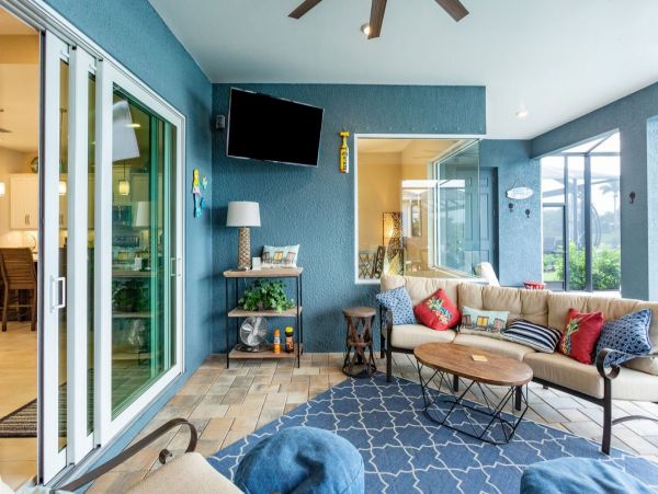 Spacious Home with 3 Bedrooms Plus Den & Lake View