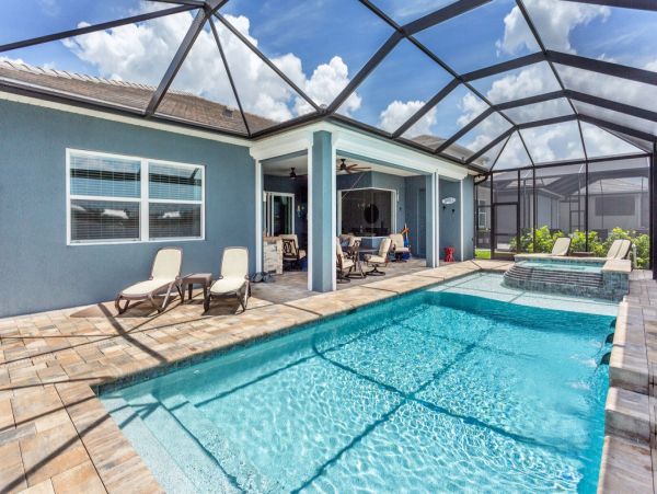Spacious Home with 3 Bedrooms Plus Den & Lake View
