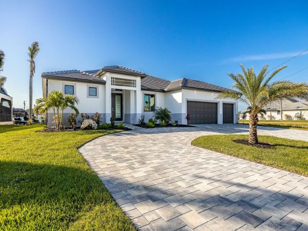 Luxury Villa On The Canal For Six Guests