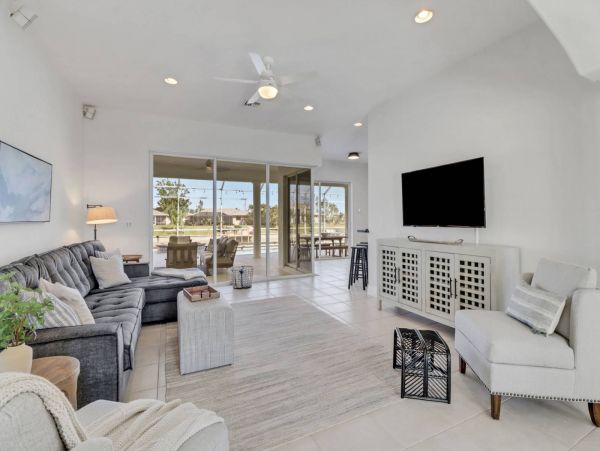Four Bedroom Villa with Large Pool And Spa