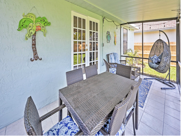 New Naples Pool Home Walk to Vanderbilt Beach