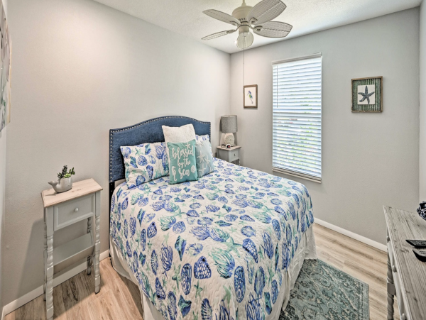 New Naples Pool Home Walk to Vanderbilt Beach