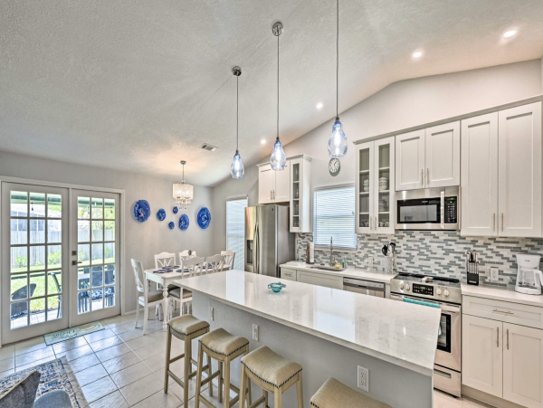 New Naples Pool Home Walk to Vanderbilt Beach