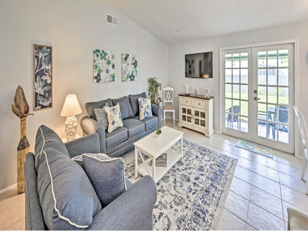 New Naples Pool Home Walk to Vanderbilt Beach