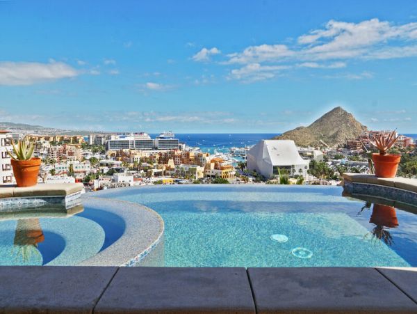 Lovely 2 Bedroom Vacation Home with Great Views