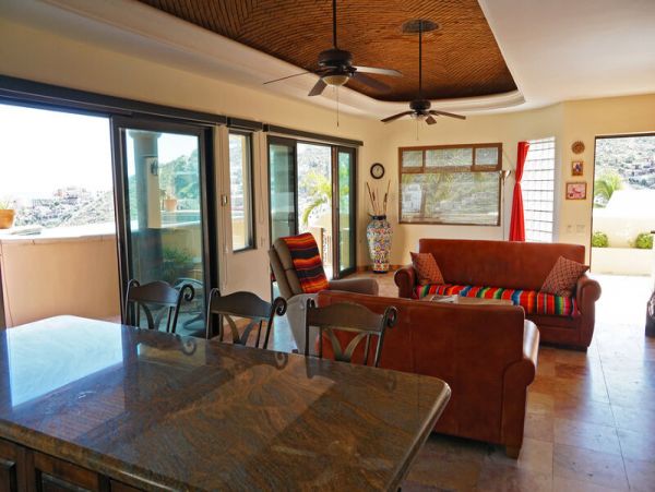 Lovely 2 Bedroom Vacation Home with Great Views