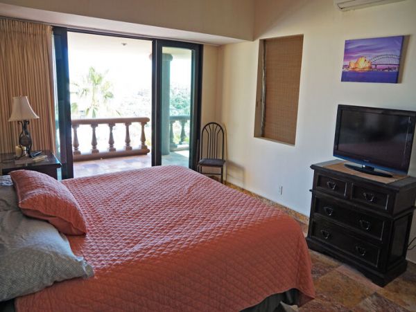 Lovely 2 Bedroom Vacation Home with Great Views