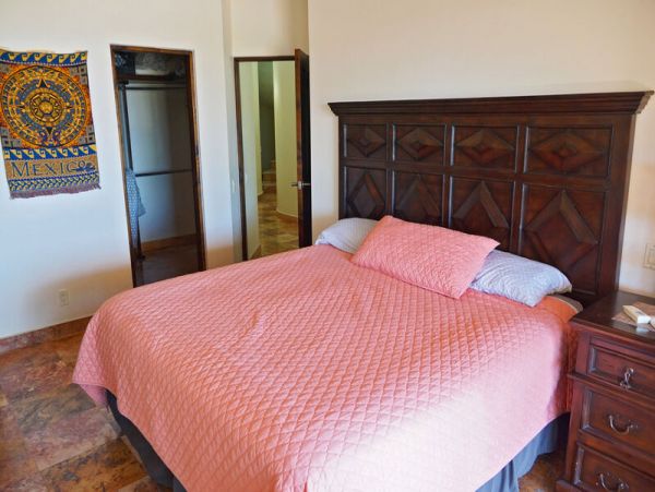 Lovely 2 Bedroom Vacation Home with Great Views