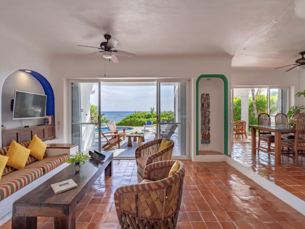 Akumal Stunning Waterfront Luxury Villa Plus Guest Apartment