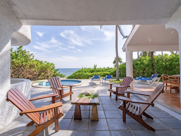 Akumal Stunning Waterfront Luxury Villa Plus Guest Apartment