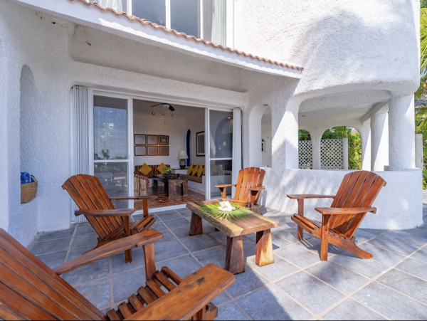 Akumal Stunning Waterfront Luxury Villa Plus Guest Apartment