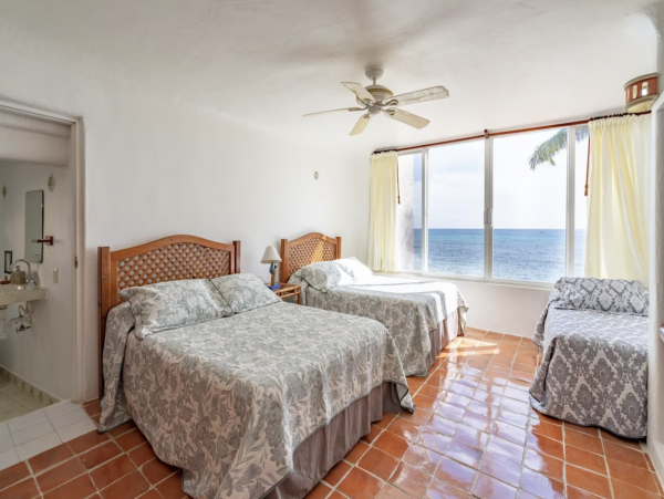 Akumal Stunning Waterfront Luxury Villa Plus Guest Apartment