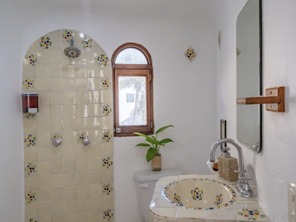 Akumal Stunning Waterfront Luxury Villa Plus Guest Apartment