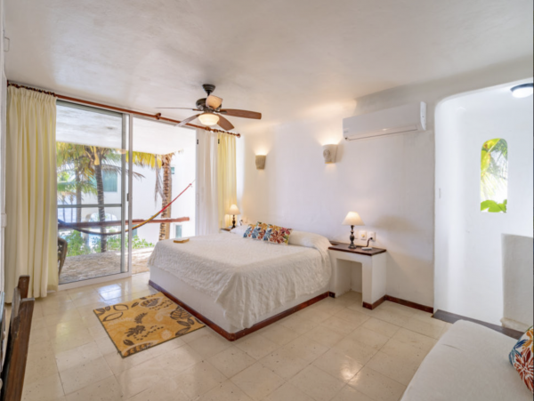Akumal Stunning Waterfront Luxury Villa Plus Guest Apartment