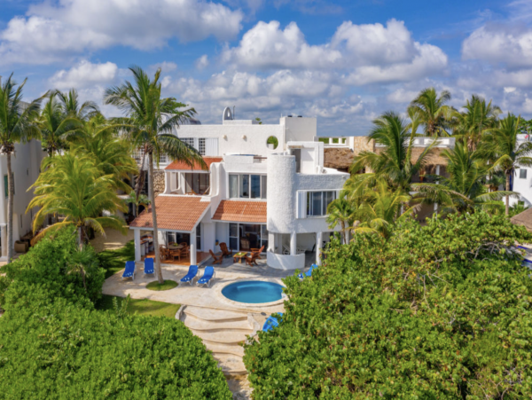Akumal Stunning Waterfront Luxury Villa Plus Guest Apartment