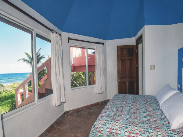 Half Moon Bay Akumal Vacation Villa & Guest House Sleeps 10