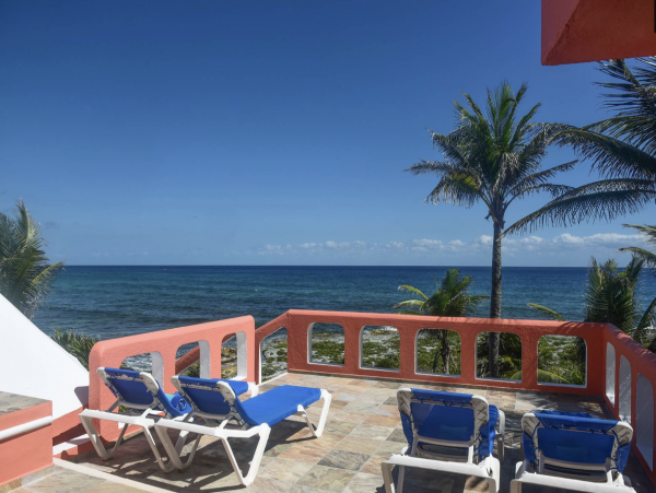 Half Moon Bay Akumal Vacation Villa & Guest House Sleeps 10