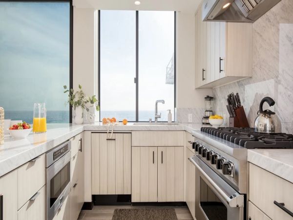 Malibu Oceanfront 3 Bedroom Luxury Vacation Rental