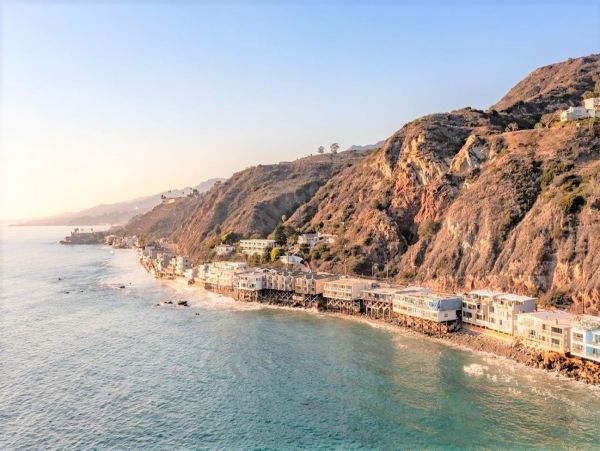 Malibu Oceanfront 3 Bedroom Luxury Vacation Rental