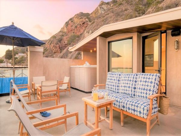 Malibu Oceanfront 3 Bedroom Luxury Vacation Rental