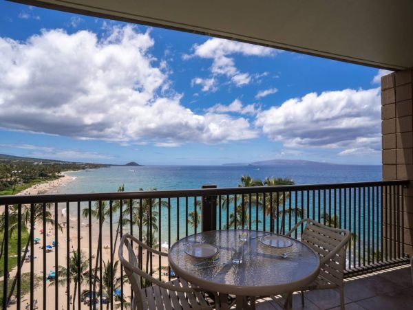 2 Bedroom Vacation Condo in Kihei with Stunning Ocean Views