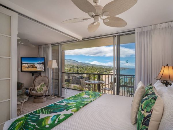 2 Bedroom Vacation Condo in Kihei with Stunning Ocean Views