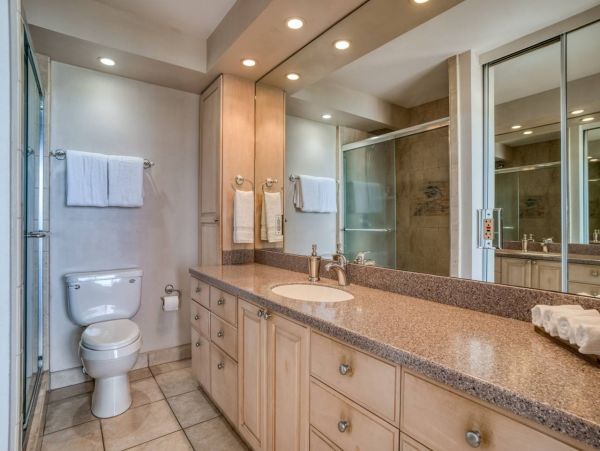 2 Bedroom Vacation Condo in Kihei with Stunning Ocean Views