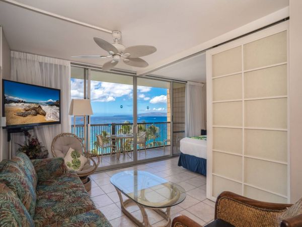 2 Bedroom Vacation Condo in Kihei with Stunning Ocean Views