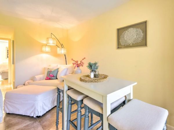 Comfortable Two Bedroom Vacation Rental with Pool Access
