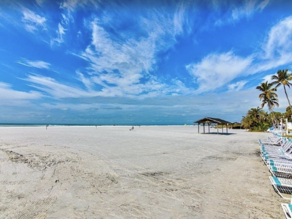 Comfortable Two Bedroom Vacation Rental with Pool Access