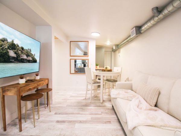 Charming 3 Bedroom Vacation Condo in Sarasota Sleeps 6