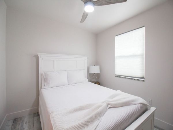 Charming 3 Bedroom Vacation Condo in Sarasota Sleeps 6