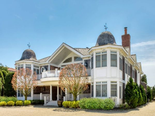 Westhampton Beach Vacation Home Eight Bedroom On Beach
