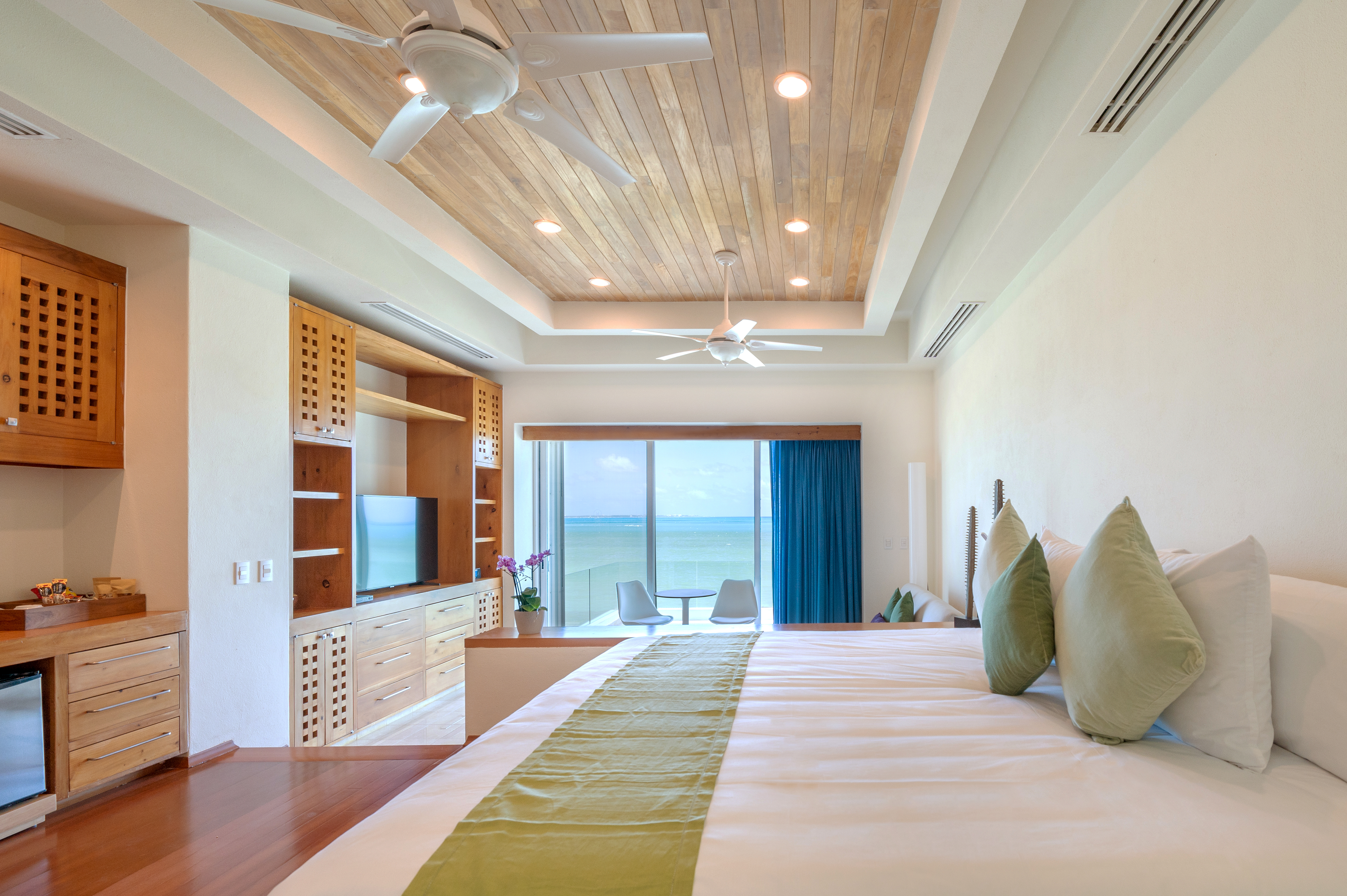 Gorgeous 6 Bedroom Vacation Villa in Cancun